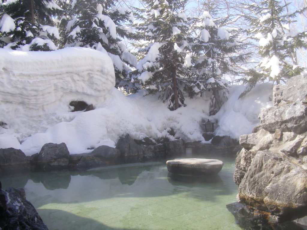 Iroha's outdoor onsen pool