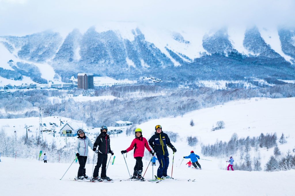 Hokkaido Ski Club Instructor with guests in Rusutsu